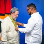RALPH-GONSALVES-premio.jpg